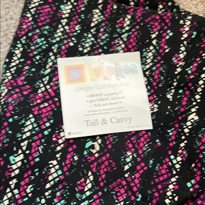 LuLaRoe Black and Pink Leggings Chevron Pattern